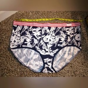 NWT Cacique Panties Sz. 26/28 Red/ Blue& White Floral